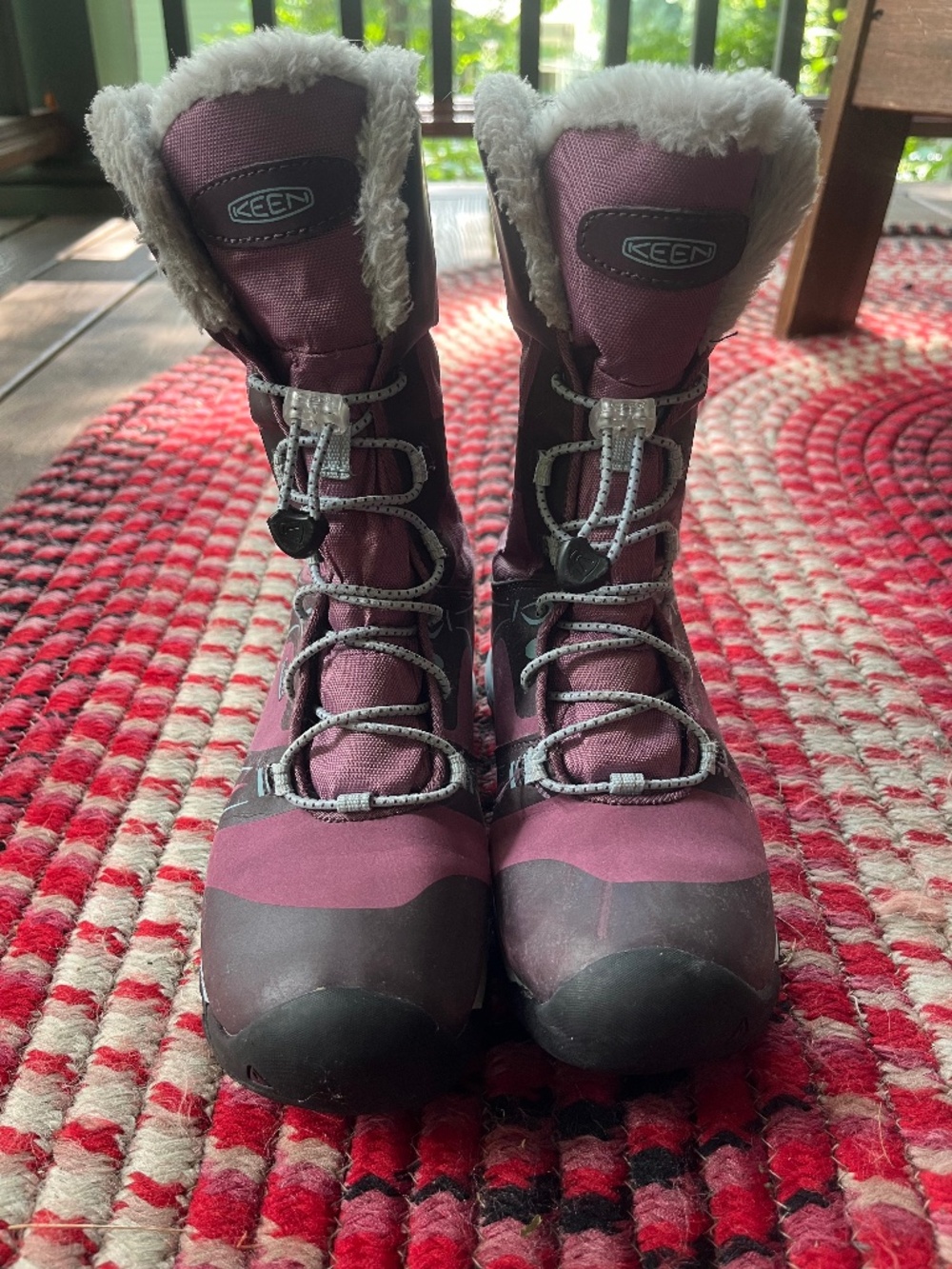 Girls Keen Snow Boots Size 4 ❄️